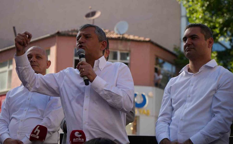 Özgür Özel'den yeni parti sinyali: 'Ya partimizi geri alacağız ya yeni bir yol açacağız'