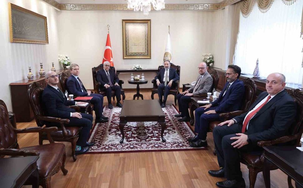 Rusya'nın Türkiye Büyükelçisi Vershinin, Diyanet İşlere Başkanı Arpaguş ile bir araya geldi
