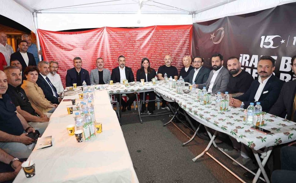 Sincan Belediye Başkanı Ercan, demokrasi nöbetine katıldı