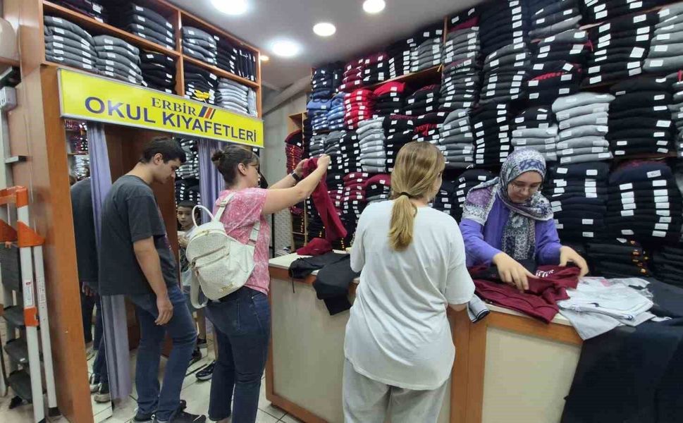 Okul kıyafetlerinde arma zorunluluğu geri döndü: “Güvenlik ve disiplin artacak”