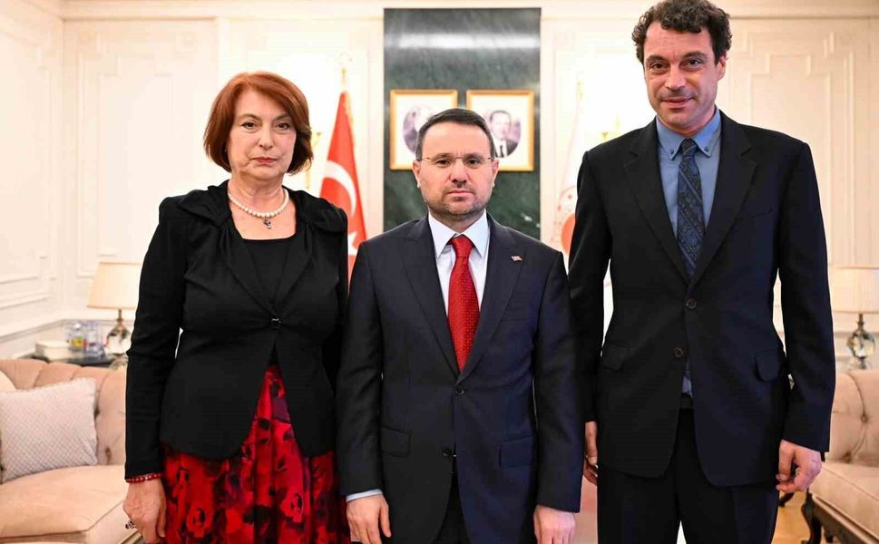 Adalet Bakanı Gürlek, 33 yıl önce öldürülen gazeteci Uğur Mumcu'nun ailesi ile bir araya geldi