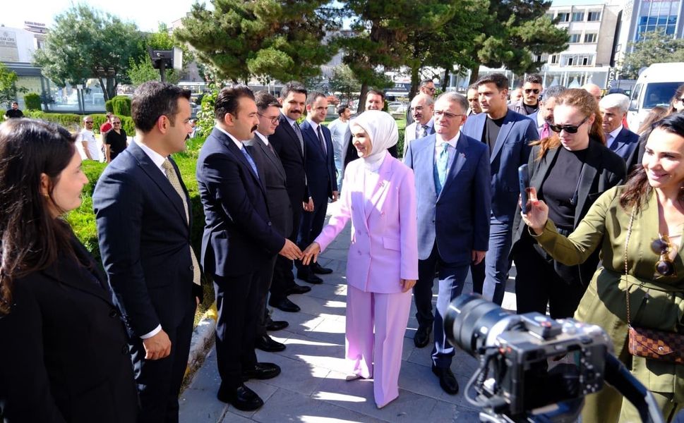 Aile ve Sosyal Hizmetler Bakanı Göktaş Van'da