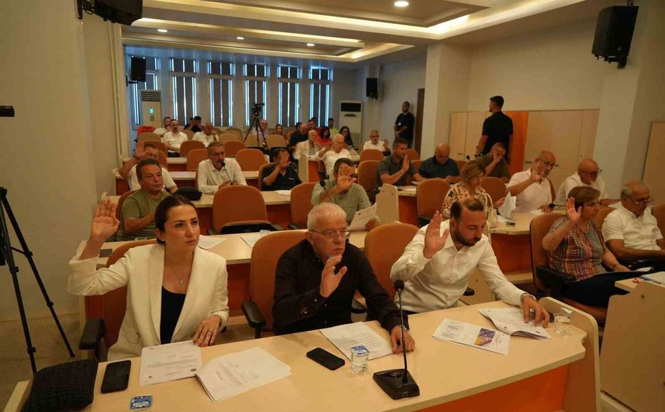 Atakum'da 265 milyon TL'lik personel maaşı teminat mektubu maddesi komisyona havale edildi