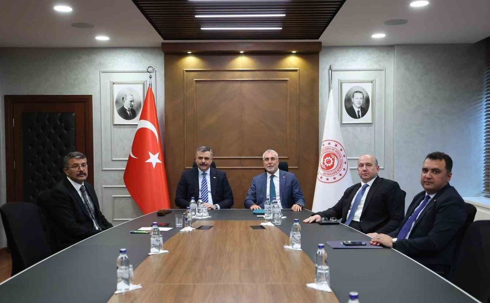 Bakan Işıkhan, İçişileri Bakanı Çiftci ile bir araya geldi