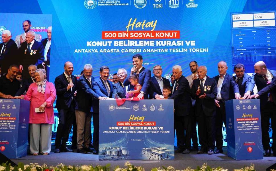 Bakan Kurum'un katılımıyla Hatay'da 8 bin 500 hak sahibinin konutu belirlendi