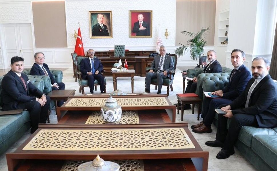 Bakan Memişoğlu, D-8 Genel Sekreteri Mahmood ile bir araya geldi