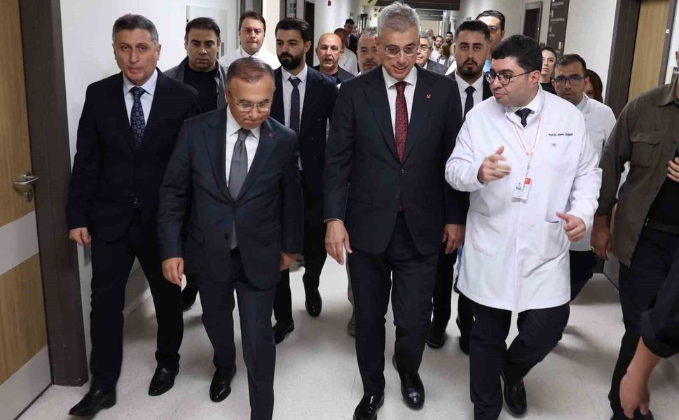 Bakan Memişoğlu'ndan saldırıya uğrayan Yeni Parti Milletvekili Meriç'e ziyaret