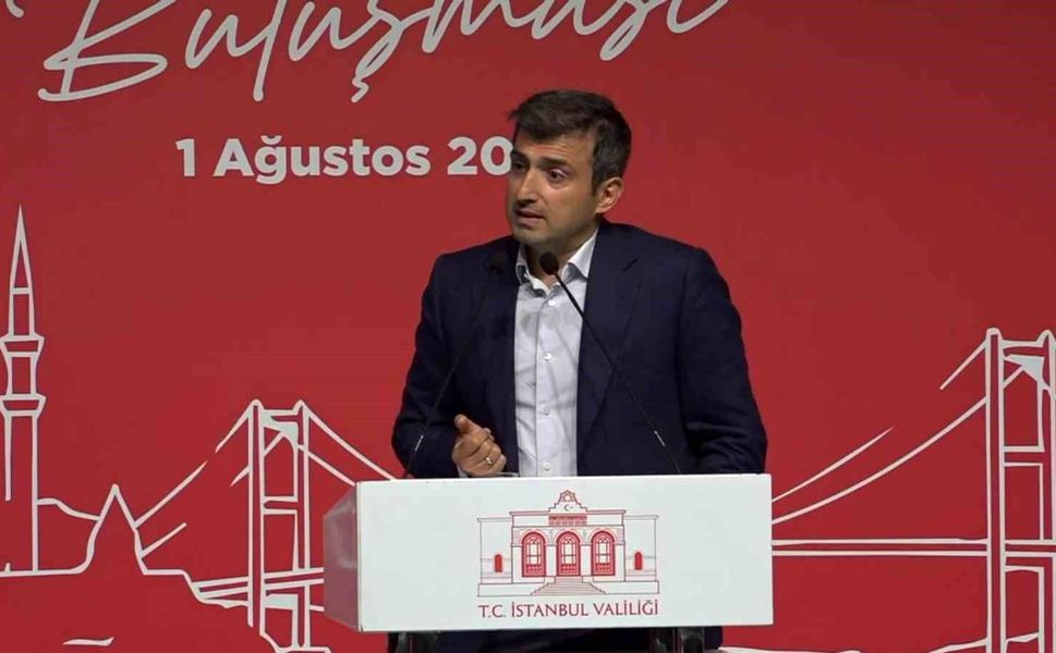 Baykar Yönetim Kurulu Başkanı Bayraktar: 'Büyük ve önemli eserler konfor alanının dışında kalmaya razı olanlar tarafından gerçekleştirildi'