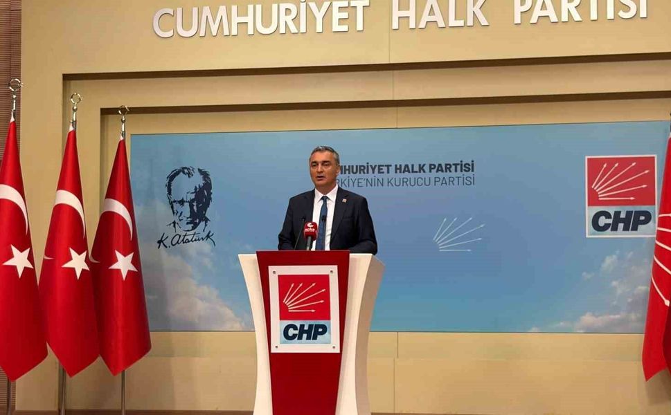 CHP Sözcüsü Sarı: 'Mansur Bey, CHP'nin kurumsal kimliğinin içinde siyaset yapmaya karar vermiş durumdadır'