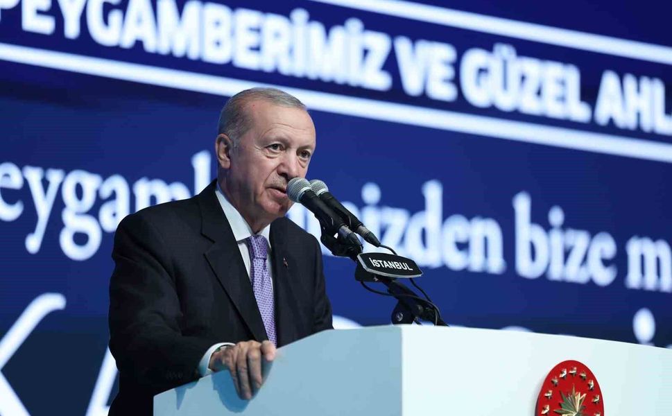 Cumhurbaşkanı Erdoğan: 'Müslümanlar olarak başkalarına umut bağlamakla hiçbir yere varamayız'
