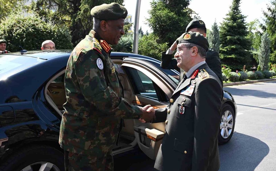 Genelkurmay Başkanı Bayraktaroğlu, Sudanlı mevkidaşı Elatta ile görüştü