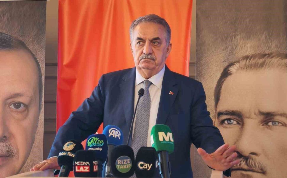 Hayati Yazıcı: 'Türkiye ayağındaki prangaları söküp atarak gücüne güç katacak'