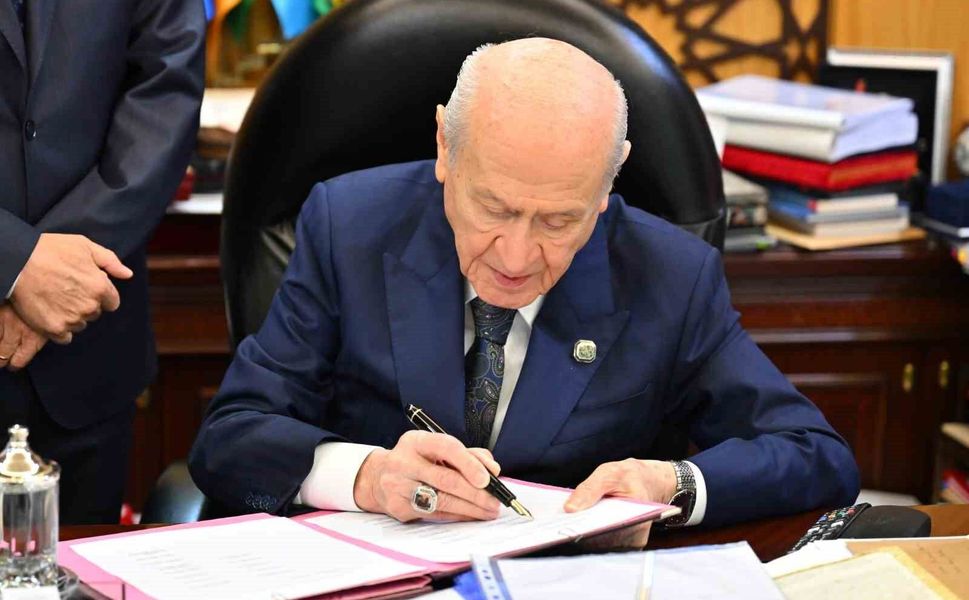 MHP Genel Başkanı Bahçeli: '(Çerçeve yasa) Bu imzayla bin yıllık kardeşliğimiz bir kez daha tescillenmiştir'