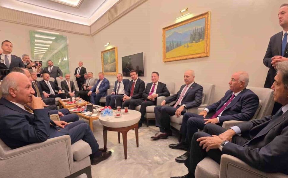 TBMM Başkanı Kurtulmuş'tan kulis ziyareti
