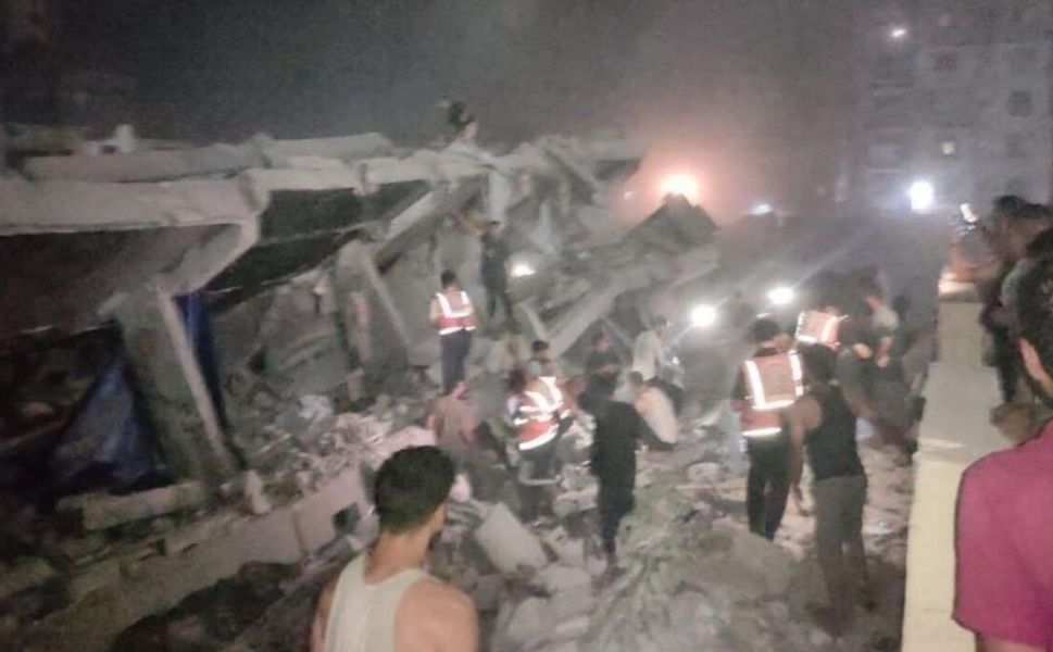 Gazze’de İsrail saldırılarında daha önce hasar gören bina yıkıldı: En az 8 ölü