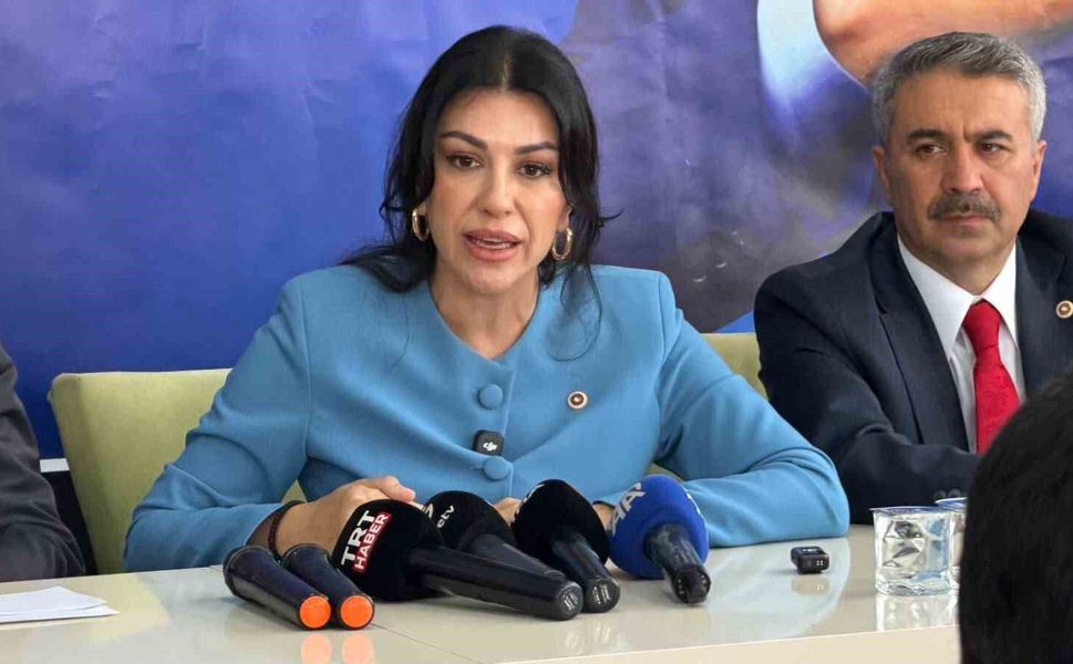 AK Parti Genel Başkan Yardımcısı Ayan: 'Adıyaman bölgenin parlayan yıldızı konumunda'