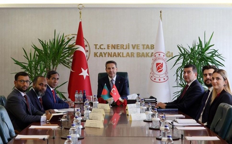 Bakan Bayraktar, Bangladeş'in Ankara Büyükelçisi Haq'ı kabul etti