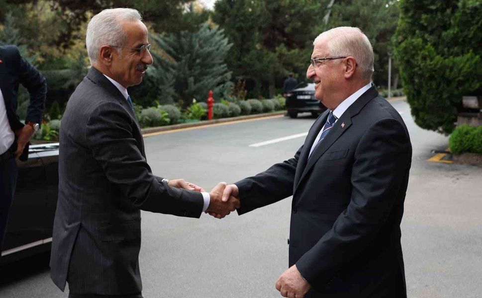 Bakan Güler, Bakan Uraloğlu ile görüştü