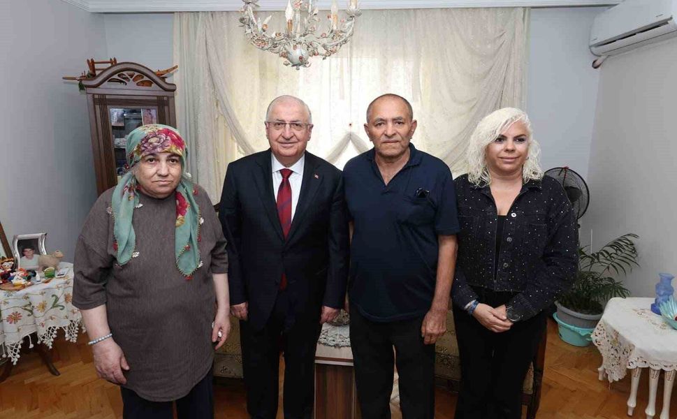 Bakan Güler, şehit Alaattin Buluç'un ailesini ziyaret etti