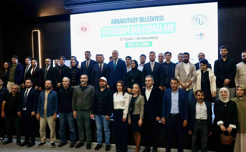 Bakan Işıkhan Arnavutköy Belediyesi'nin istihdam çalışmaları kapsamında üreten gençlerle buluştu