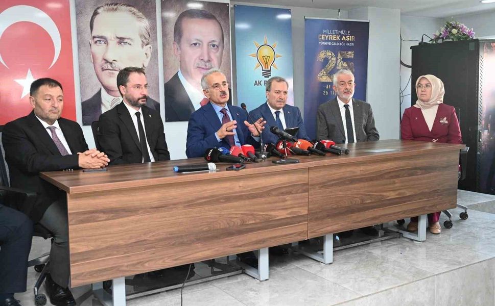 Bakan Uraloğlu: 'Dünyada 356 noktaya uçabilen bir Türkiye var'