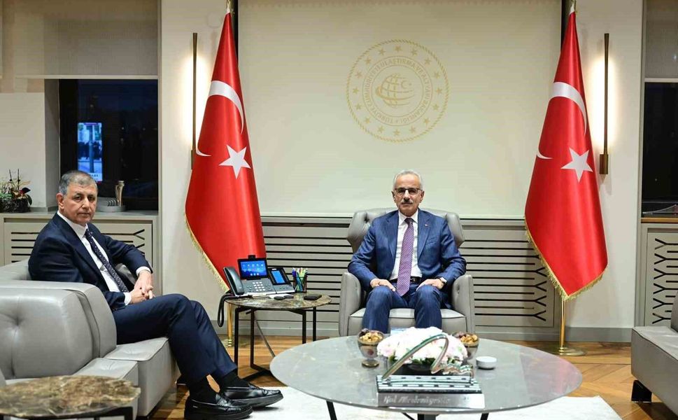 Bakan Uraloğlu, İzmir Büyükşehir Belediye Başkanı Tugay'ı kabul etti