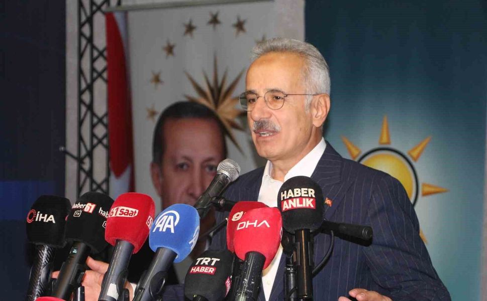 Bakan Uraloğlu, Kalkınma Yolu'ndaki imza sürecinin perde arkasını anlattı