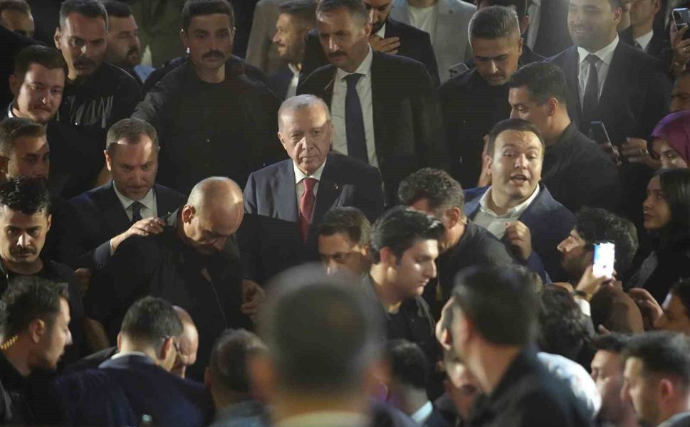 Cumhurbaşkanı Erdoğan'a Samsun'da vatandaşlardan sevgi gösterisi
