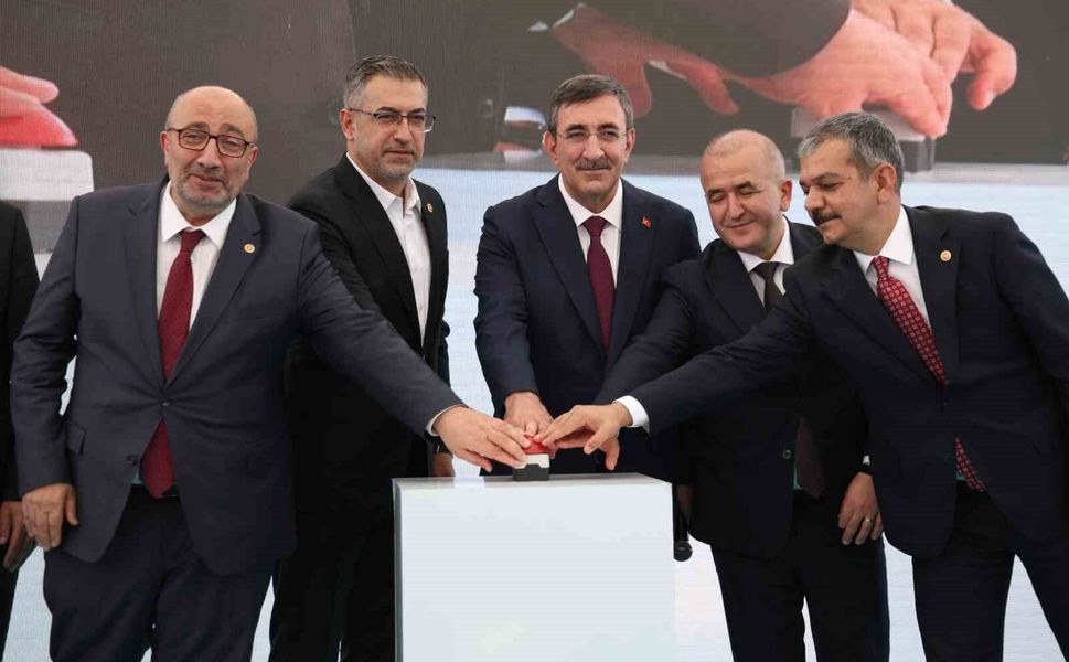 Cumhurbaşkanı Yardımcısı Yılmaz: 'Sağlıkta erişimin en güçlü olduğu ülkelerden birisiyiz'