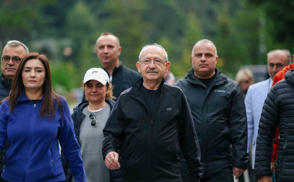 Kılıçdaroğlu, Abant Gölü çevresinde yürüyüş yaptı