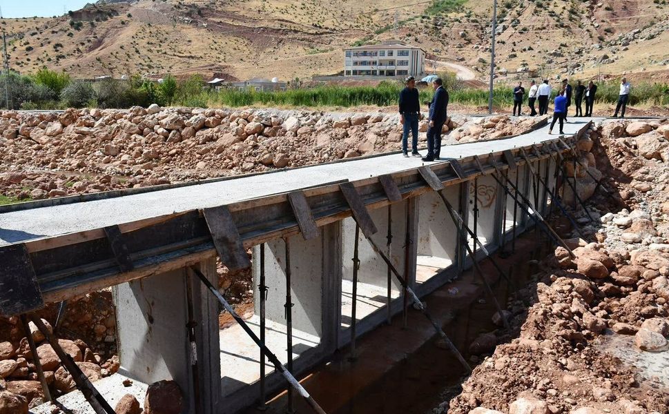 Şırnak Milletvekili Tatar, selin vurduğu Kasrik'te dere ıslahı çalışmalarını inceledi