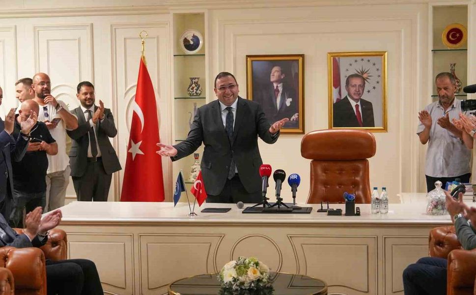 Üsküdar Belediye Başkanvekili Dündar Ziya Gültekin görevine başladı