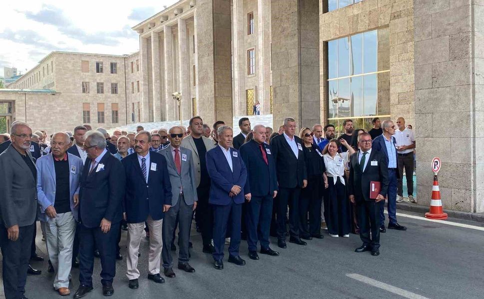 Vefat eden eski milletvekili Sakıcı için TBMM'de tören düzenlendi
