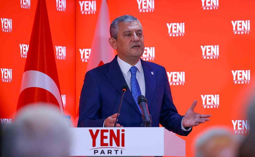YENİ Parti Genel Başkanı Özgür Özel '7 Söz'le yeni sloganlarını açıkladı