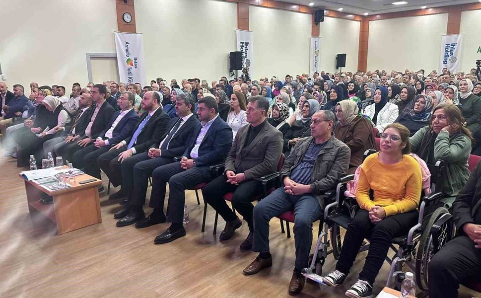 AK Parti Genel Başkan Yardımcısı Büyükgümüş: 'Yanlışa düşenin bu çatıda yeri yok'