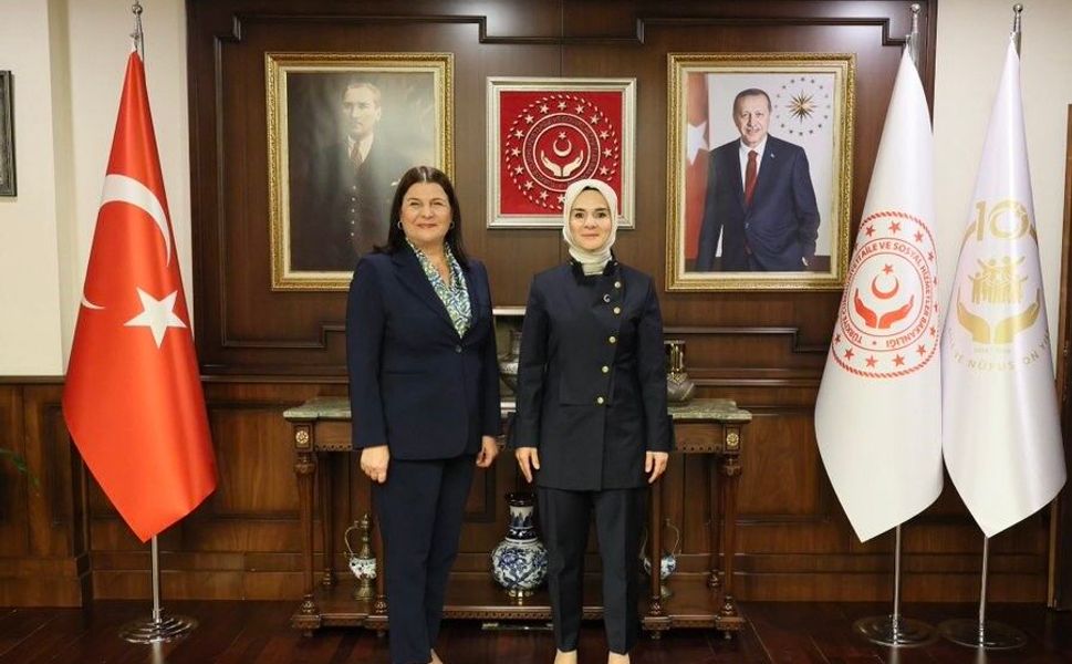 Bakan Göktaş, Foça Belediye Başkanı Fıçı ile bir araya geldi