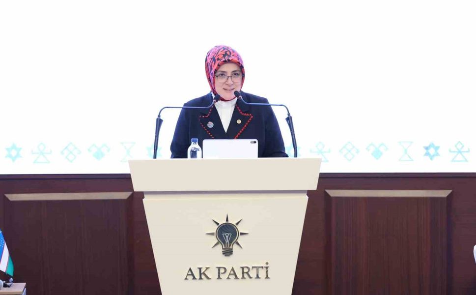 Bakan Göktaş: 'Kadınların sözünü Türk dünyasının merkezine koyuyor, yarınları kadınlarla inşa ediyoruz'