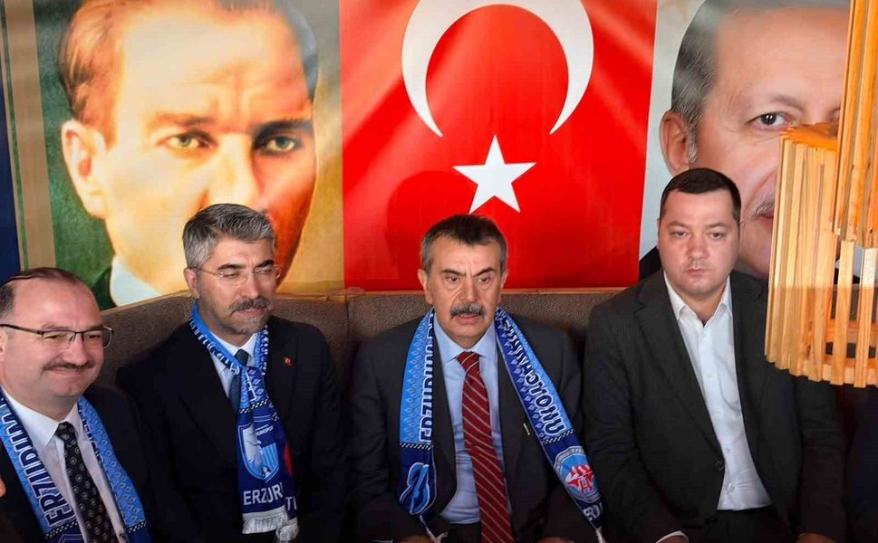 Bakan Tekin: 'Sosyal medyada hem içerik üreticileri hem de yapımcı şirketler yeterince hassas davranmıyorlar'