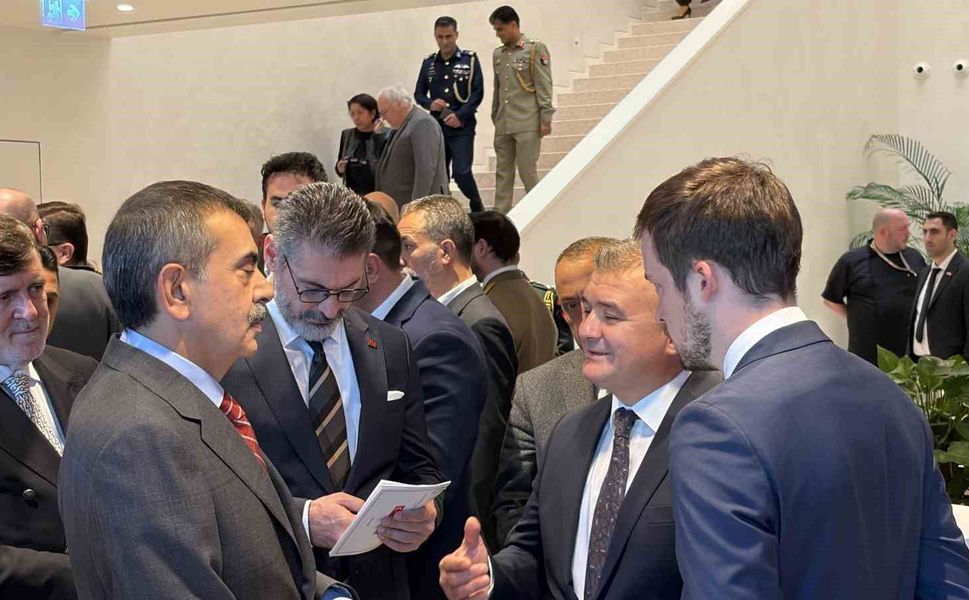 Bakan Tekin: 'Türkiye ile Macaristan arasındaki köklü ilişkiler ve halklarımız arasındaki dostluk bağları asırlar öncesine dayanmaktadır'