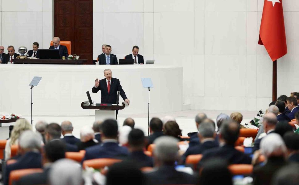 Cumhurbaşkanı Erdoğan: 'Milletin hakkına girenler bunun hesabını hem bu dünyada Türk mahkemelerine hem de Mahkeme-i Kübra'da Yaradan'a verecektir'