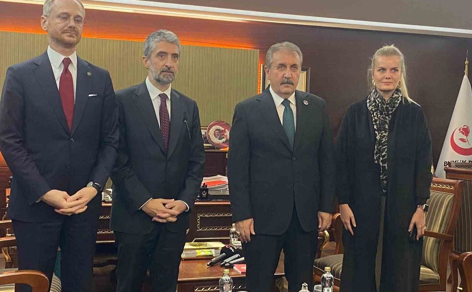 Destici: 'Pandemi sürecini, Ukrayna-Rusya savaşındaki süreci Türkiye gerçekten iyi yönetti'