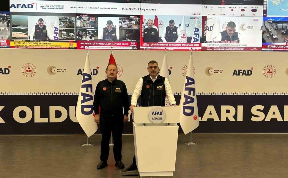 İçişleri Bakanı Çiftçi: 'Arama ve kurtarma çalışmalarımız kapsamında İstanbul genelinde su baskını ve sel nedeniyle mahsur kalan 2 bin 727 vatandaşımız sağ salim tahliye edilmiştir'