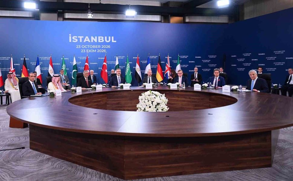 İstanbul'daki R4+E3 toplantısı öncesinde aile fotoğrafı