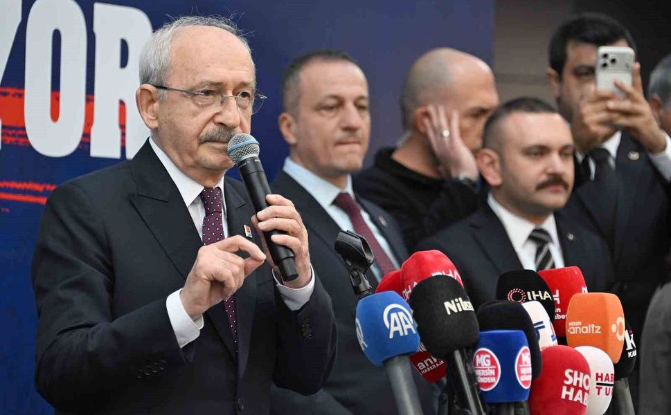 Kılıçdaroğlu gözaltına alınan başkanlara destek için Mersin'e ziyarette bulundu