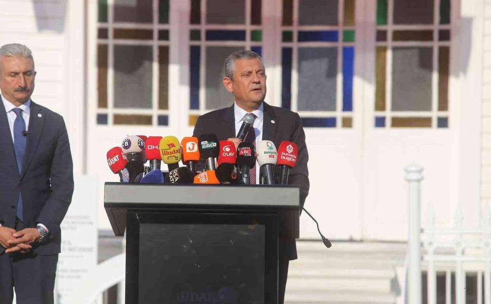 Özgür Özel, Mudanya'da vatandaşlarla buluştu