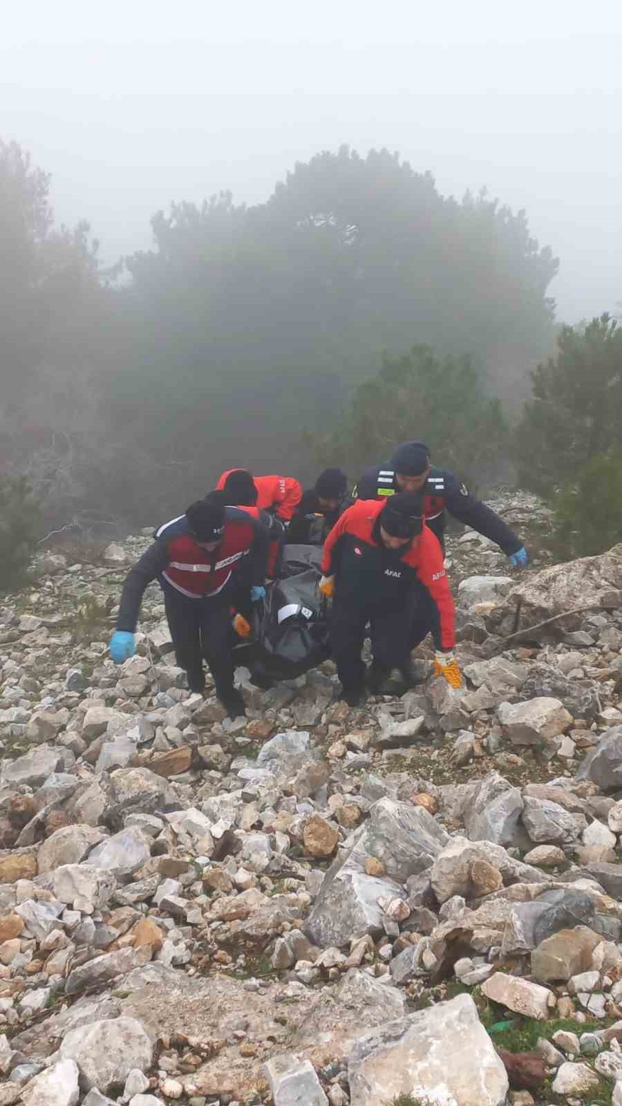Kuşadası'nda uçurumdan düşen şahıs hayatını kaybetti