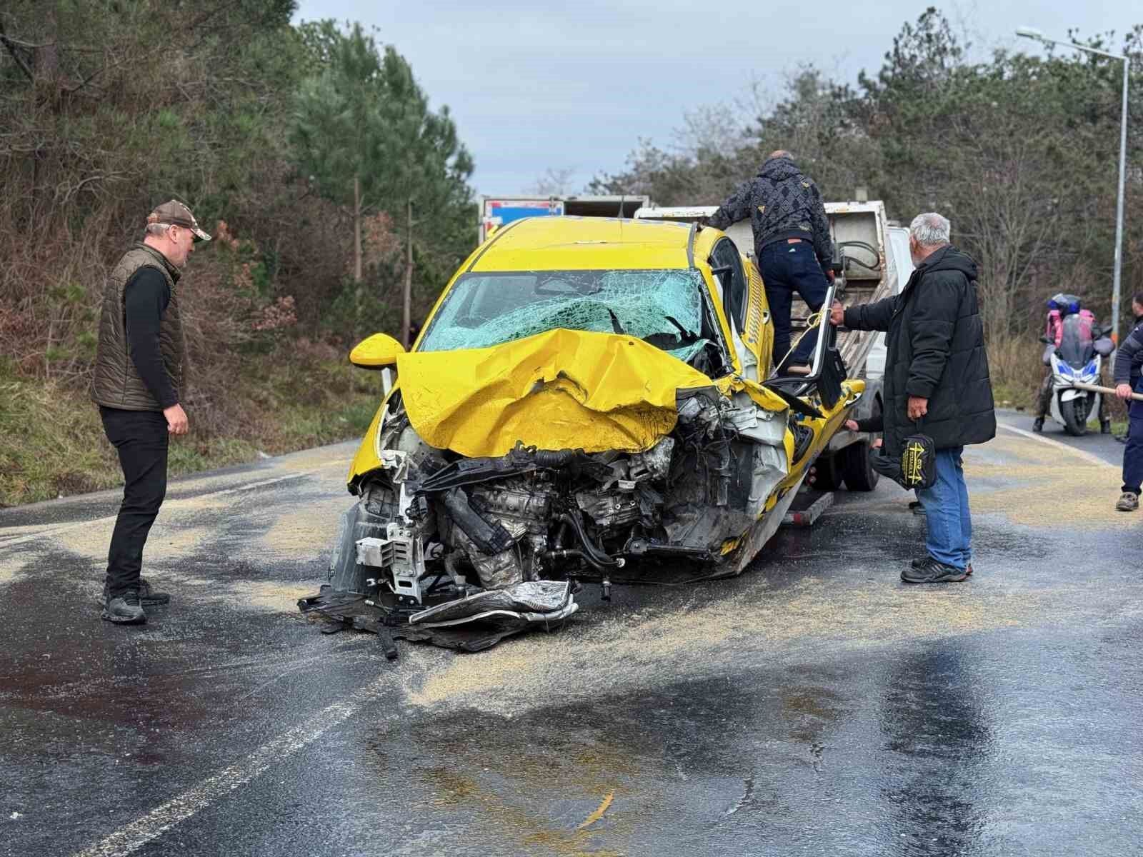 Sarıyer'de hatalı sollama zincirleme kazaya neden oldu: 1 ölü, 4 yaralı
