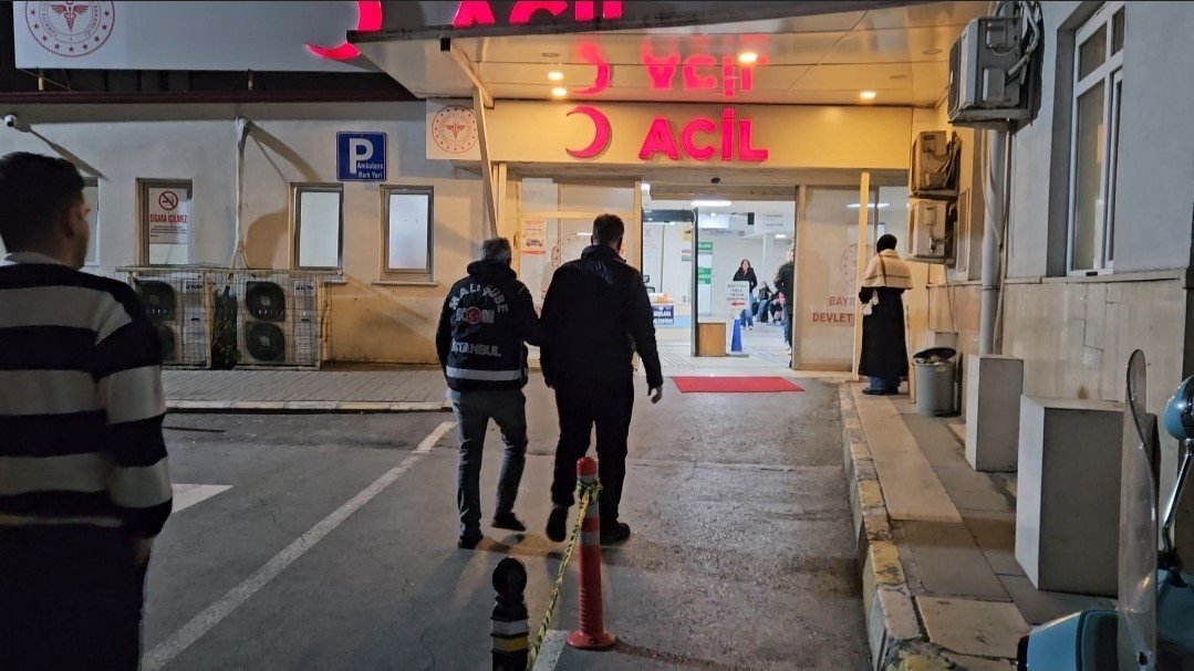 Ataşehir Belediyesi'ne yapılan yolsuzluk operasyonunda gözaltına alınan 5 kişi sağlık kontrolünden geçirildi