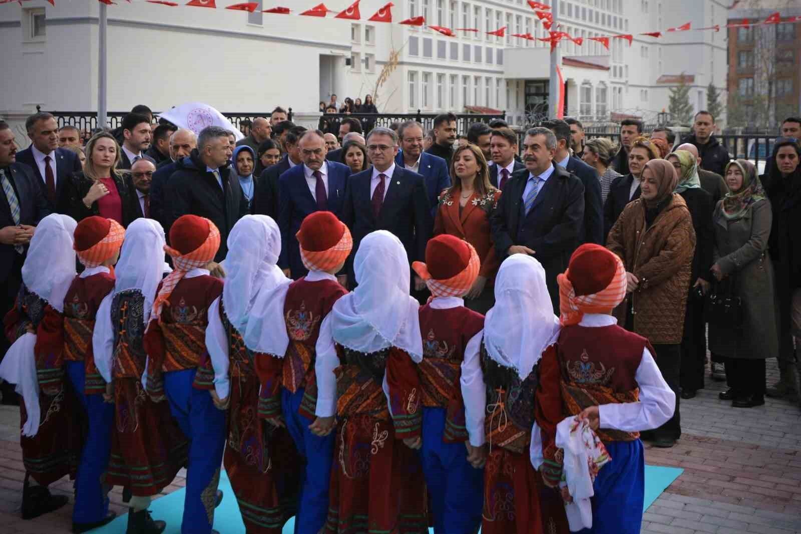 Bakan Tekin: 'Bütün çocuklar özeldir'