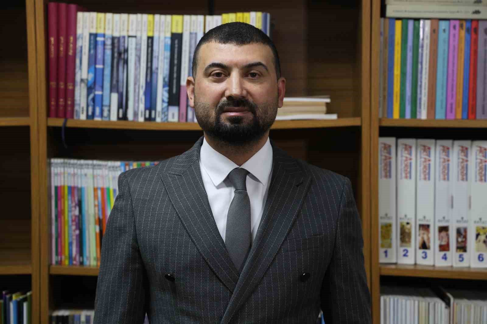 Doç. Dr. Berat Akıncı: 'Yeni kurulacak düzende hiçbir şey eskisi gibi olmayacak'